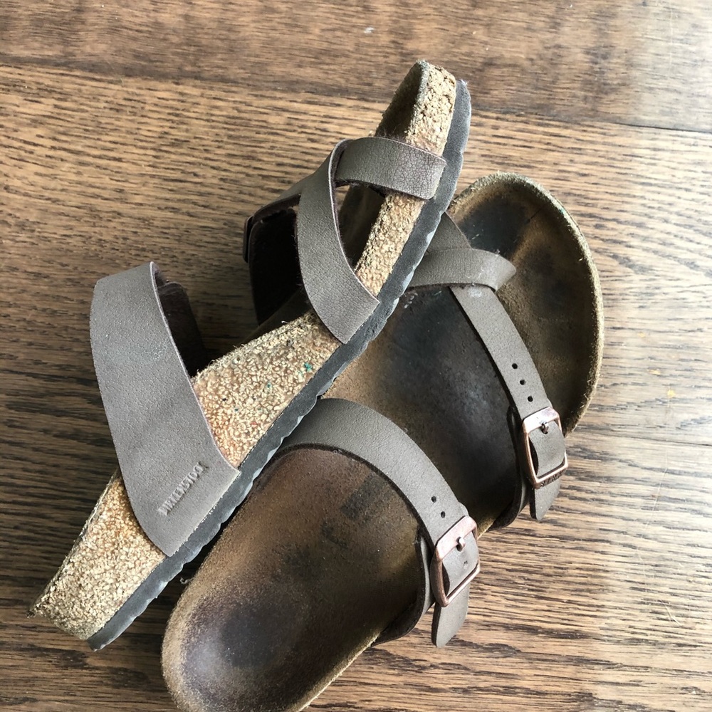 Birkenstocks kids size 34 (equals a 3-3.5 girls)